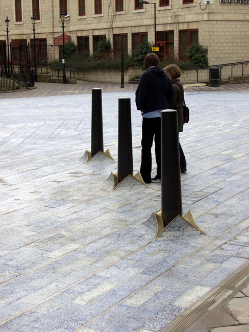 Bluc_Bollards_Poke_01