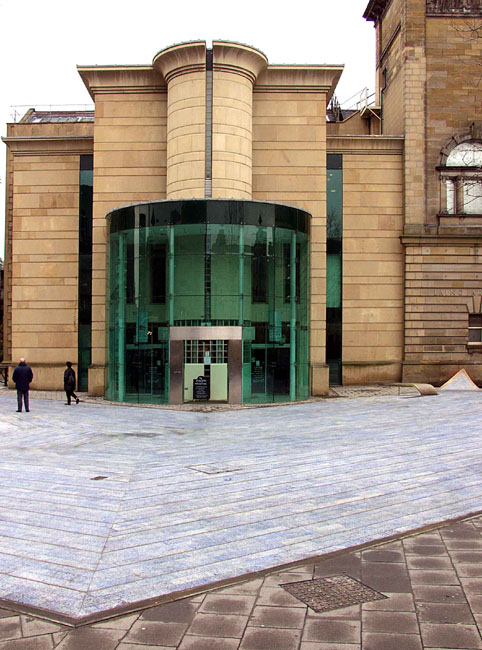 Bluc_Laing_Entrance