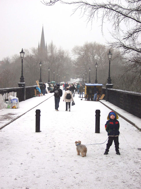 Jden_Armst_Bridge_LS